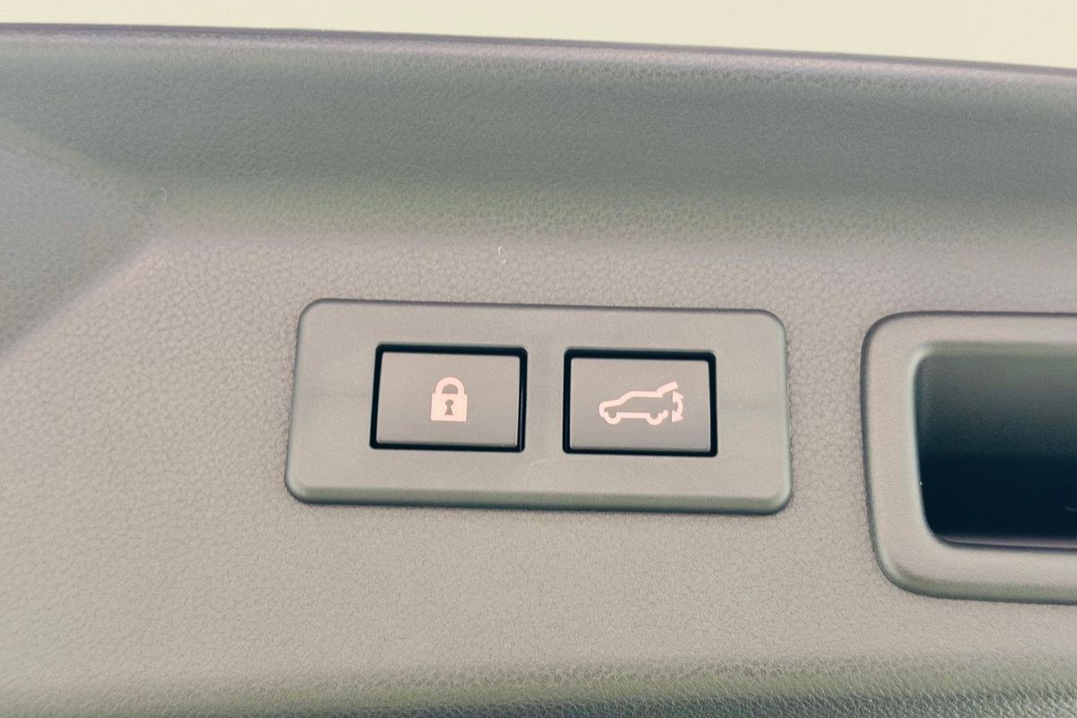 2025 Subaru Forester Hybrid Touring S6