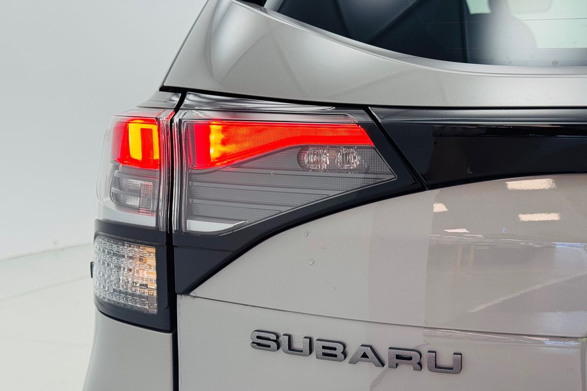 2025 Subaru Forester Hybrid Touring S6