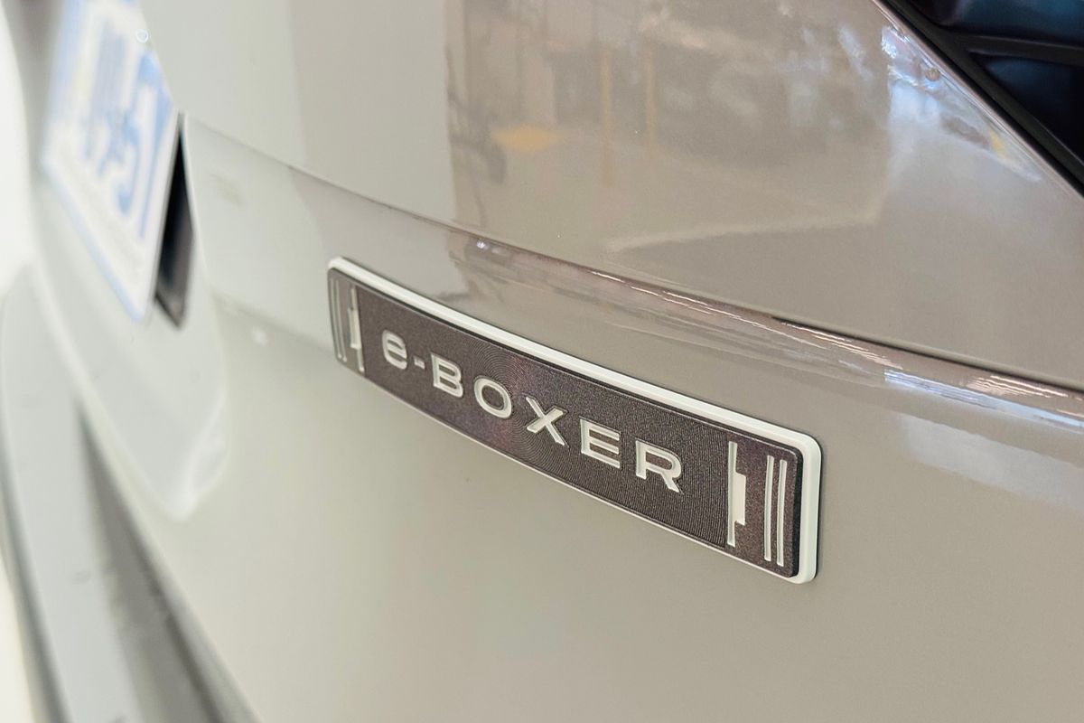 2025 Subaru Forester Hybrid Touring S6