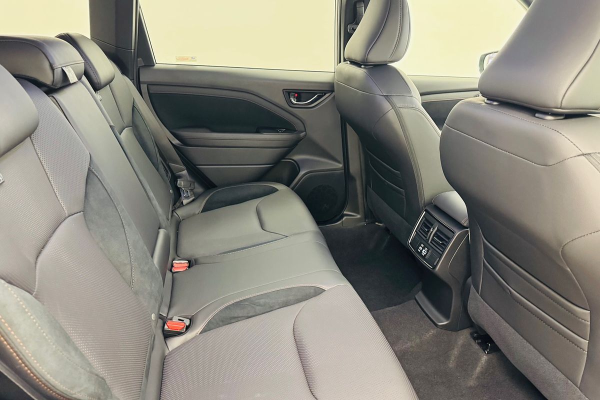 2025 Subaru Forester Hybrid Touring S6