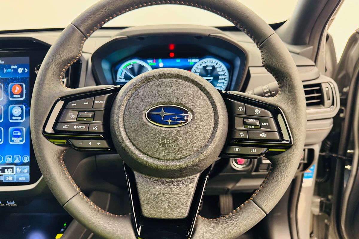 2025 Subaru Forester Hybrid Touring S6