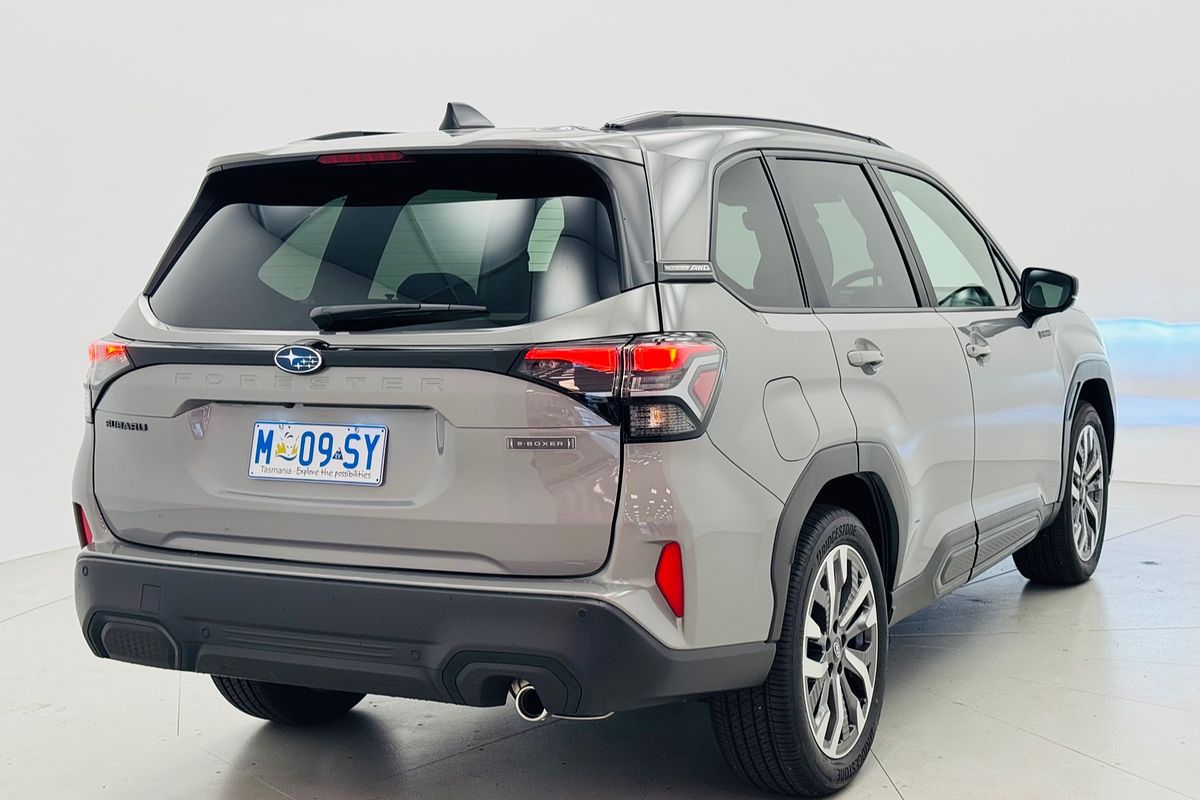 2025 Subaru Forester Hybrid Touring S6