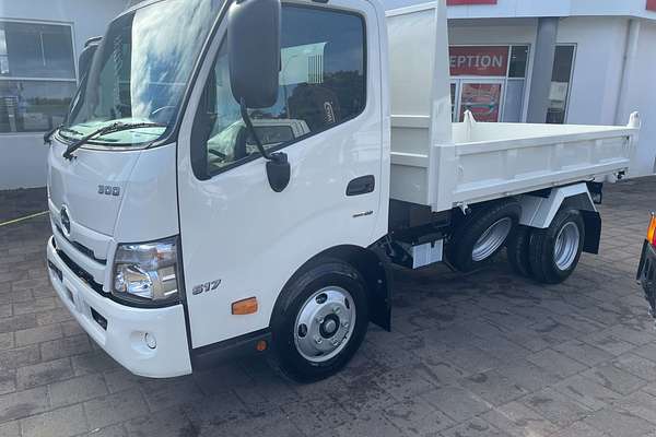 2025 Hino 300 Series 616
