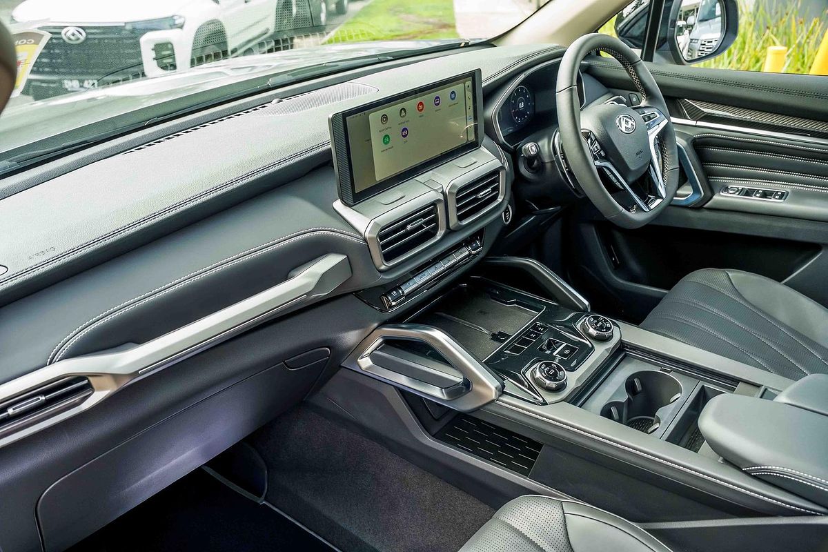 2025 LDV D90 Executive SV9A