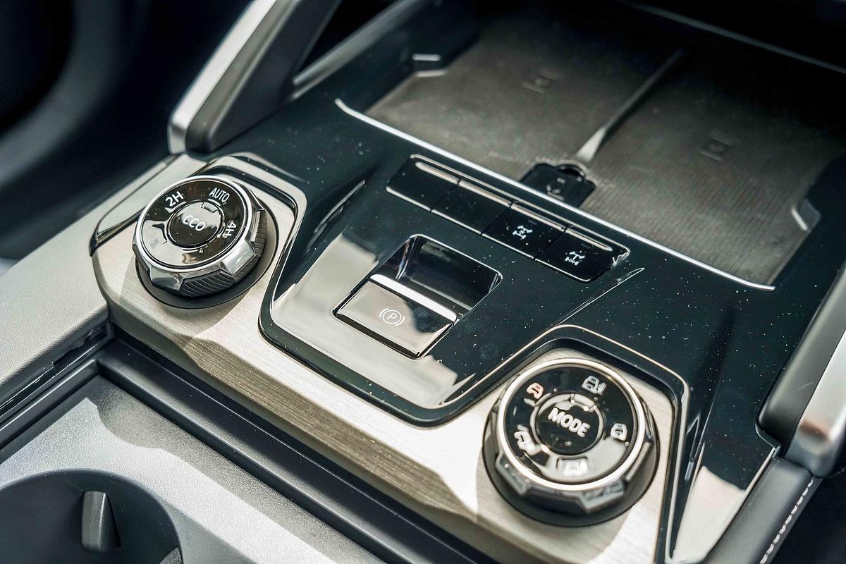 2025 LDV D90 Executive SV9A