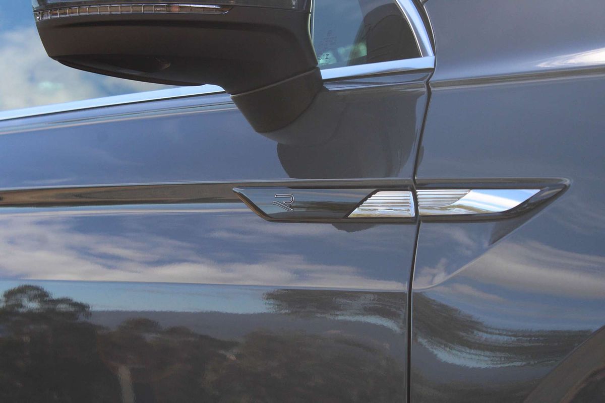 2025 Volkswagen Tiguan 162TSI R-Line 5N