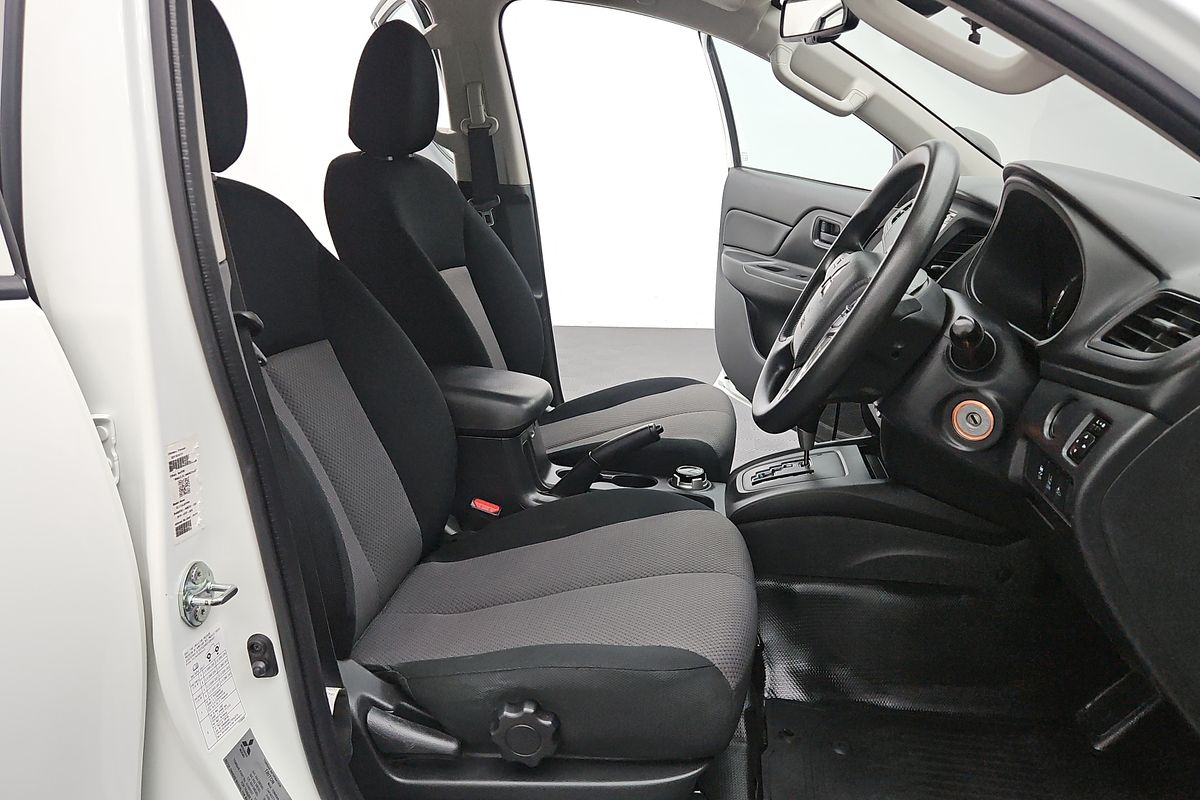 2022 Mitsubishi Triton GLX MR 4X4