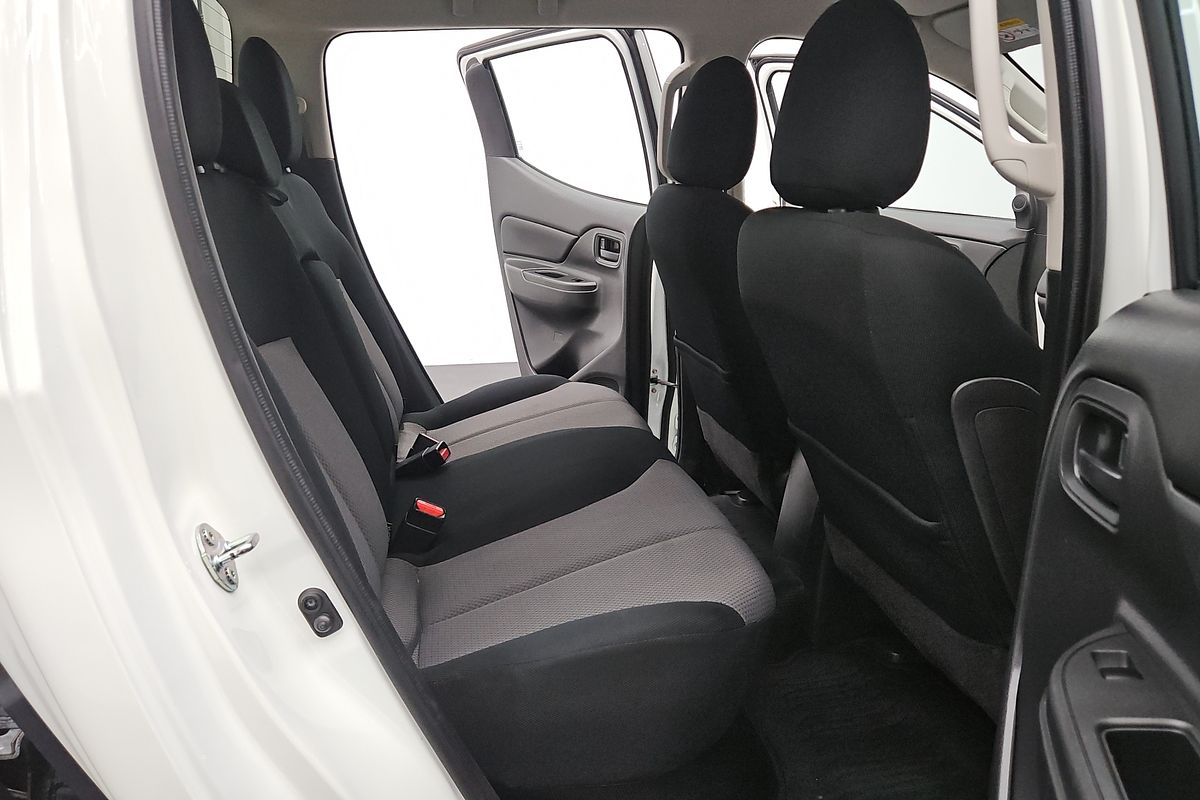 2022 Mitsubishi Triton GLX MR 4X4