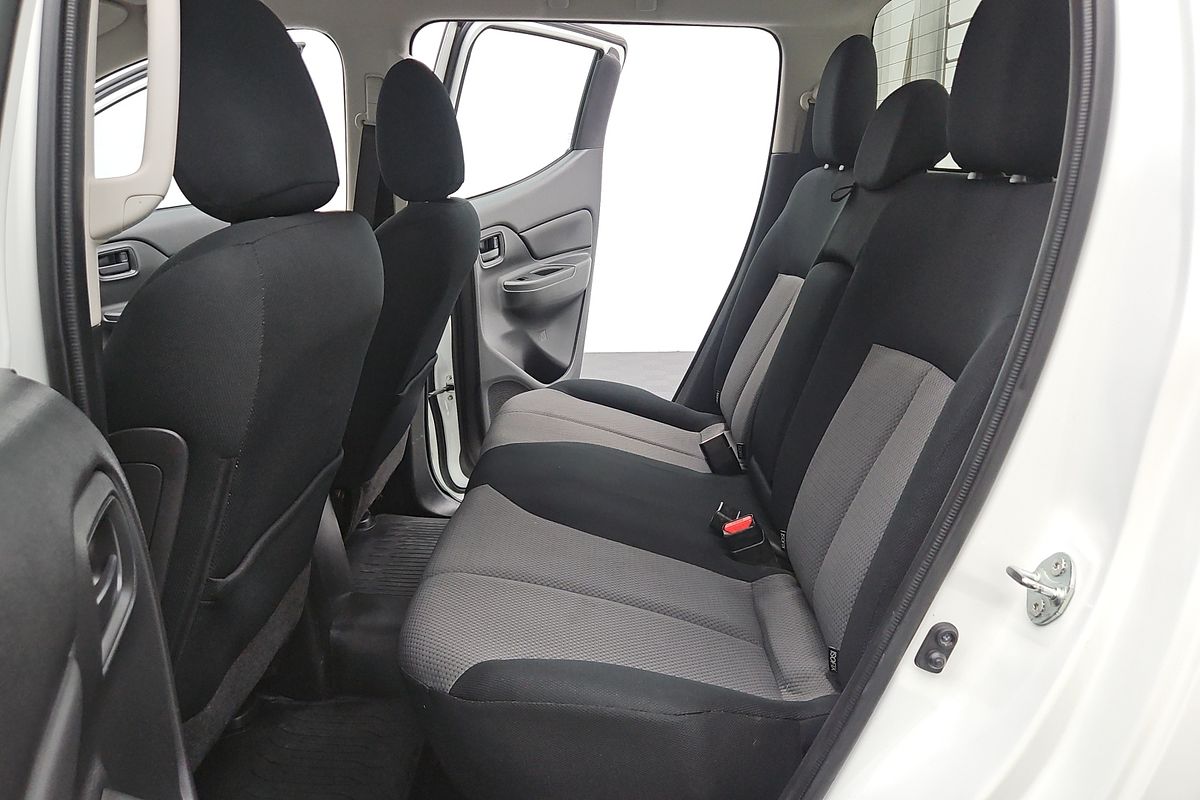 2022 Mitsubishi Triton GLX MR 4X4