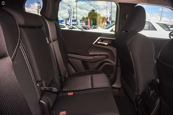 2025 Mitsubishi Outlander LS ZM