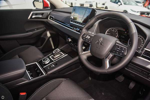 2025 Mitsubishi Outlander LS ZM