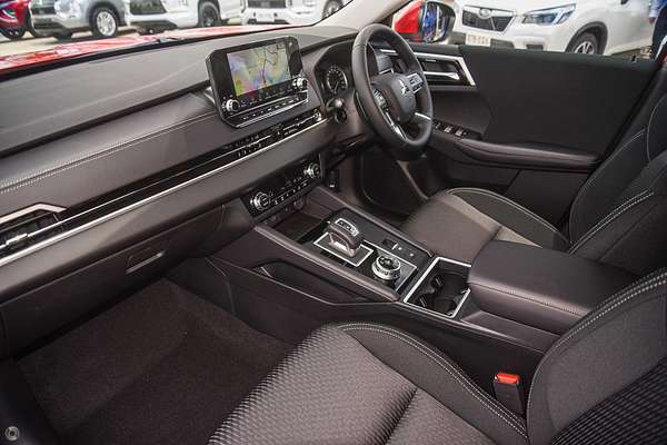 2025 Mitsubishi Outlander LS ZM