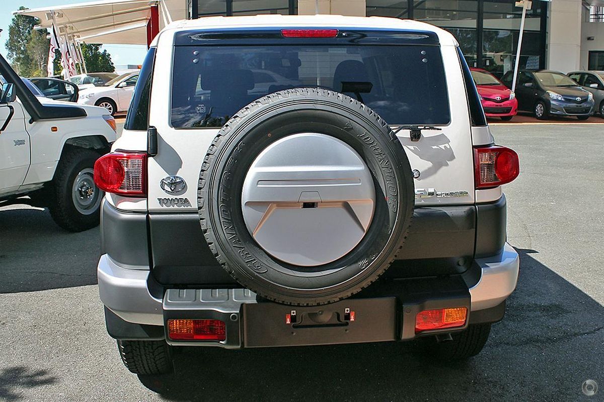 2012 Toyota FJ Cruiser GSJ15R