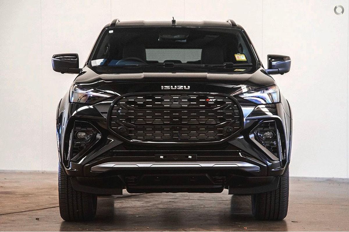 2025 Isuzu MU-X X-TERRAIN