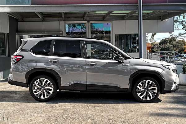 2025 Subaru Forester Hybrid Touring S6