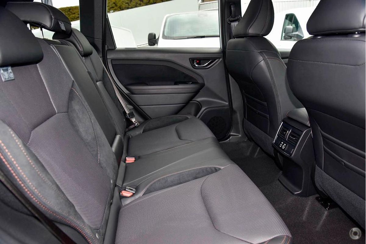 2025 Subaru Forester Hybrid Touring S6