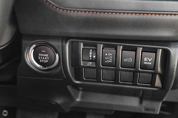 2025 Subaru Forester Hybrid Touring S6