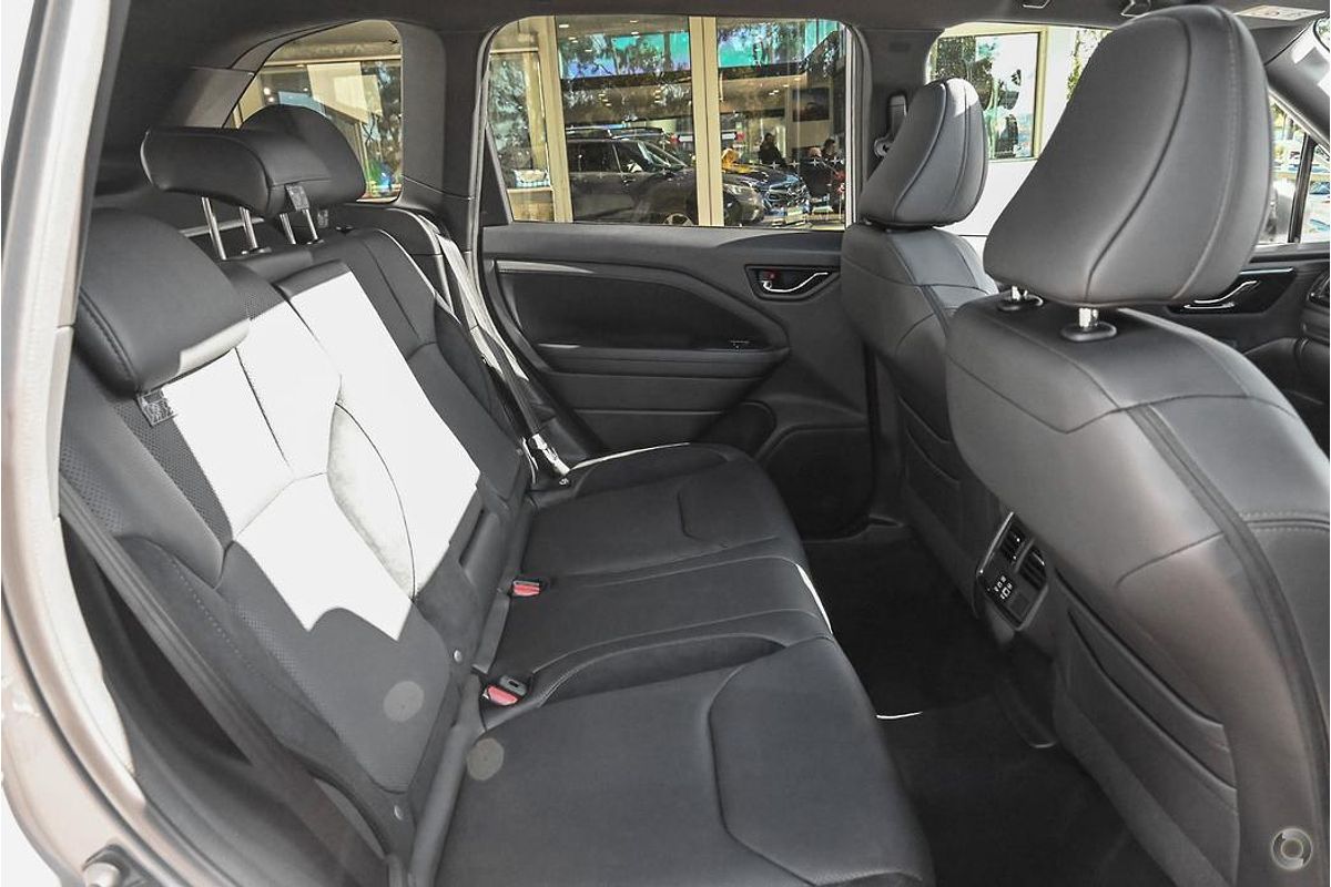 2025 Subaru Forester Hybrid Touring S6