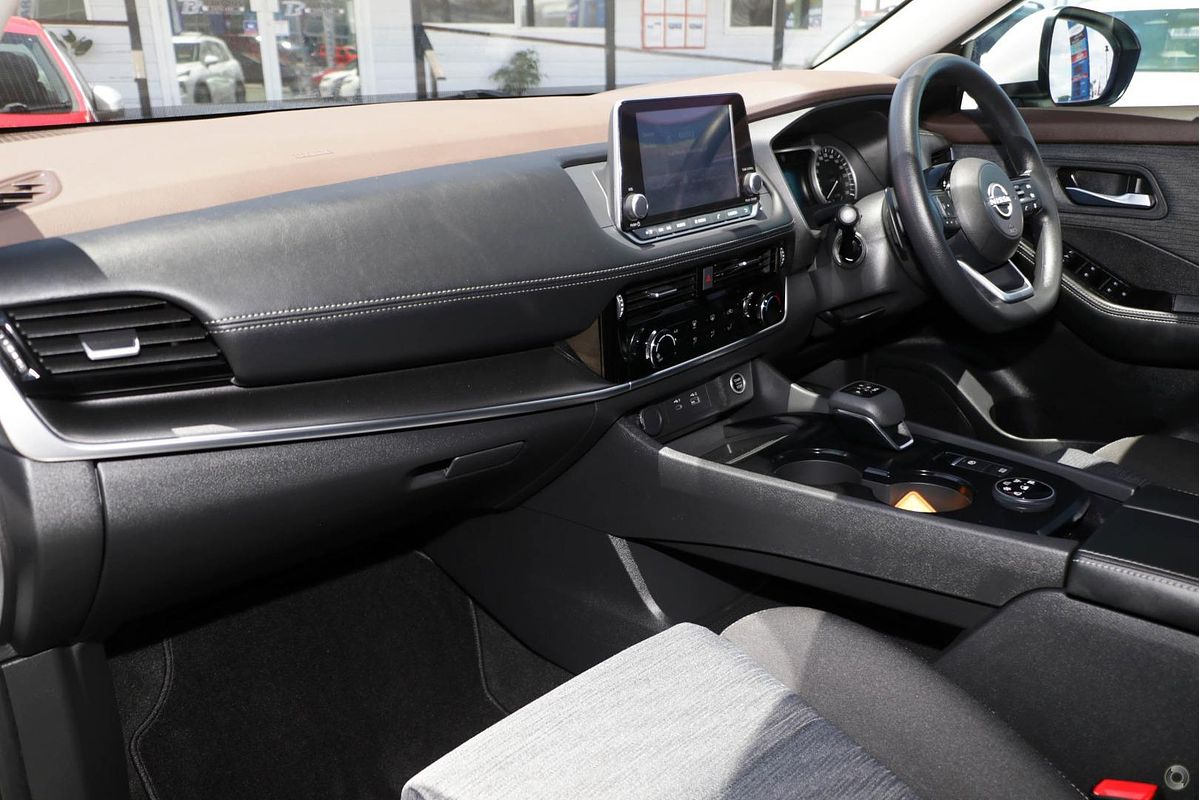 2025 Nissan X-TRAIL ST T33