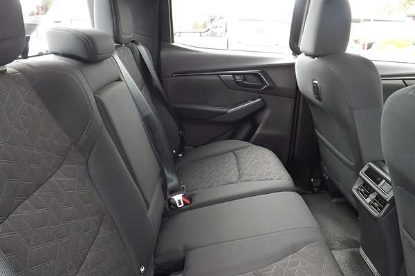 2025 Isuzu D-MAX X-RIDER 4X4