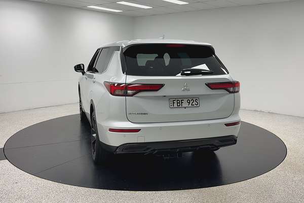 2023 Mitsubishi Outlander LS Black Edition ZM