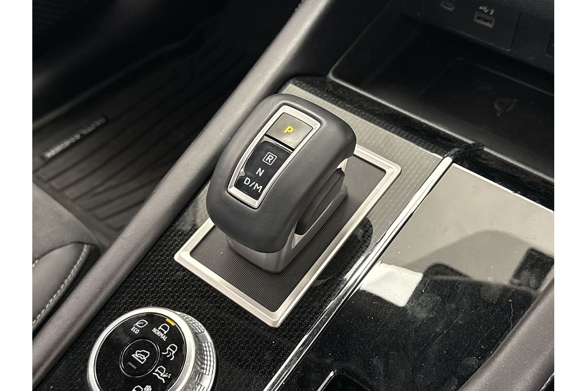 2023 Mitsubishi Outlander LS Black Edition ZM