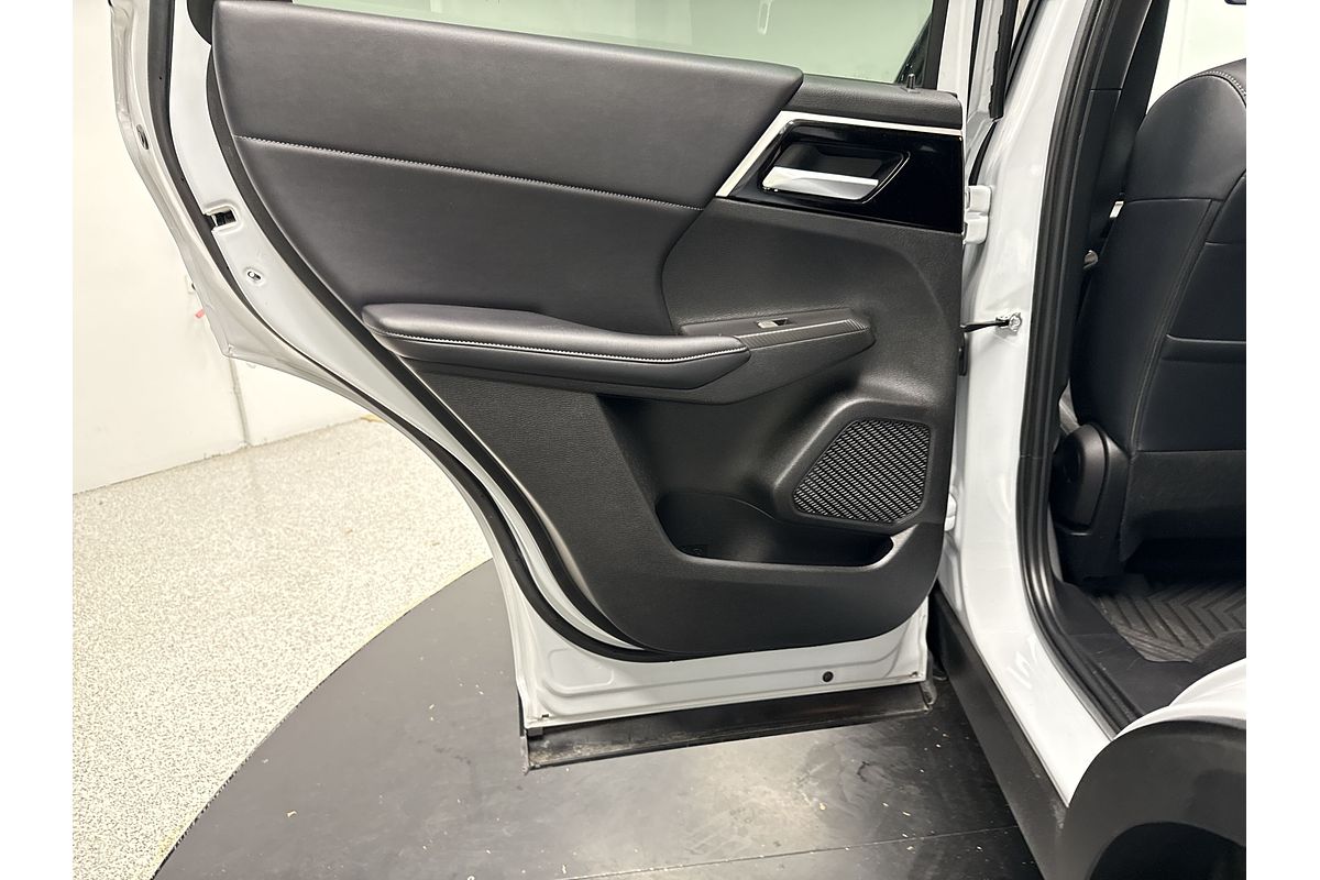 2023 Mitsubishi Outlander LS Black Edition ZM