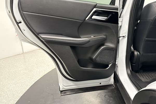 2023 Mitsubishi Outlander LS Black Edition ZM