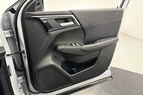 2023 Mitsubishi Outlander LS Black Edition ZM