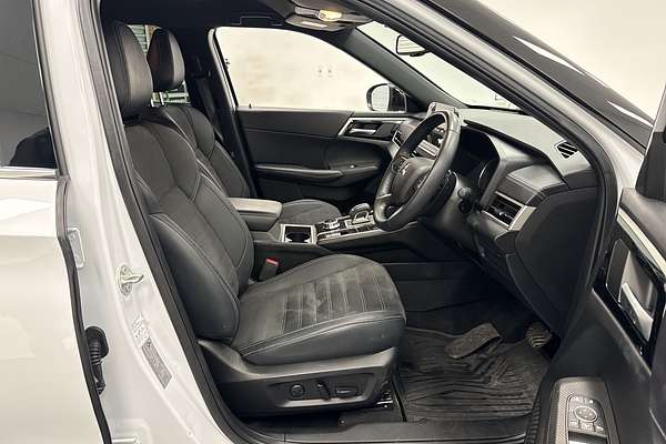 2023 Mitsubishi Outlander LS Black Edition ZM