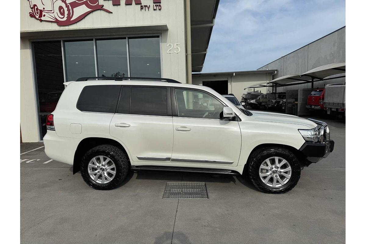 2020 Toyota Landcruiser Sahara VDJ200R