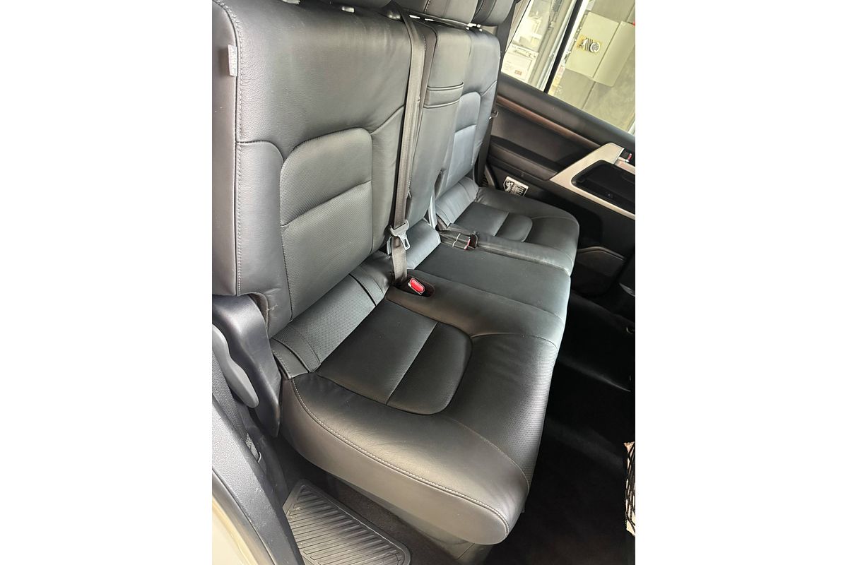 2020 Toyota Landcruiser Sahara VDJ200R