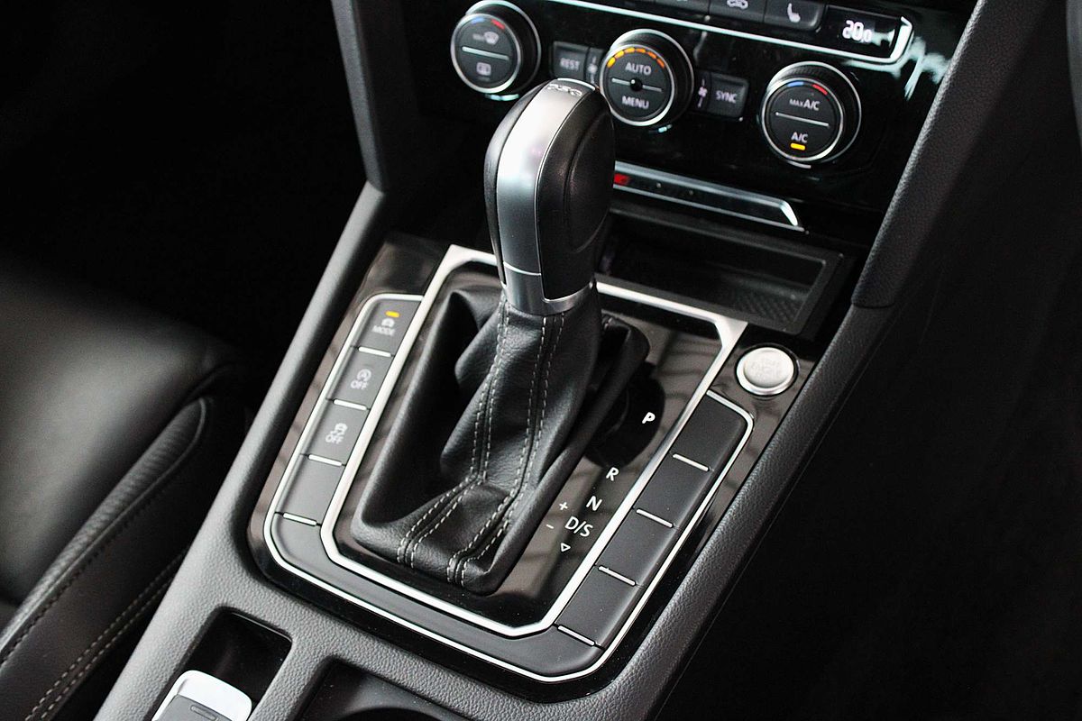 2016 Volkswagen Passat 206TSI R-Line B8