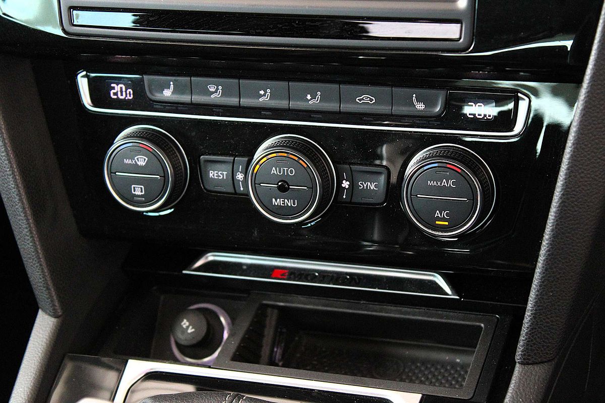 2016 Volkswagen Passat 206TSI R-Line B8