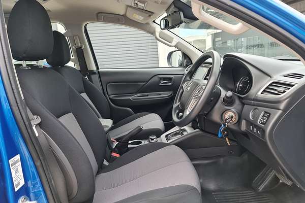 2023 Mitsubishi Triton GLX+ MR 4X4