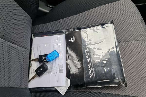 2023 Mitsubishi Triton GLX+ MR 4X4