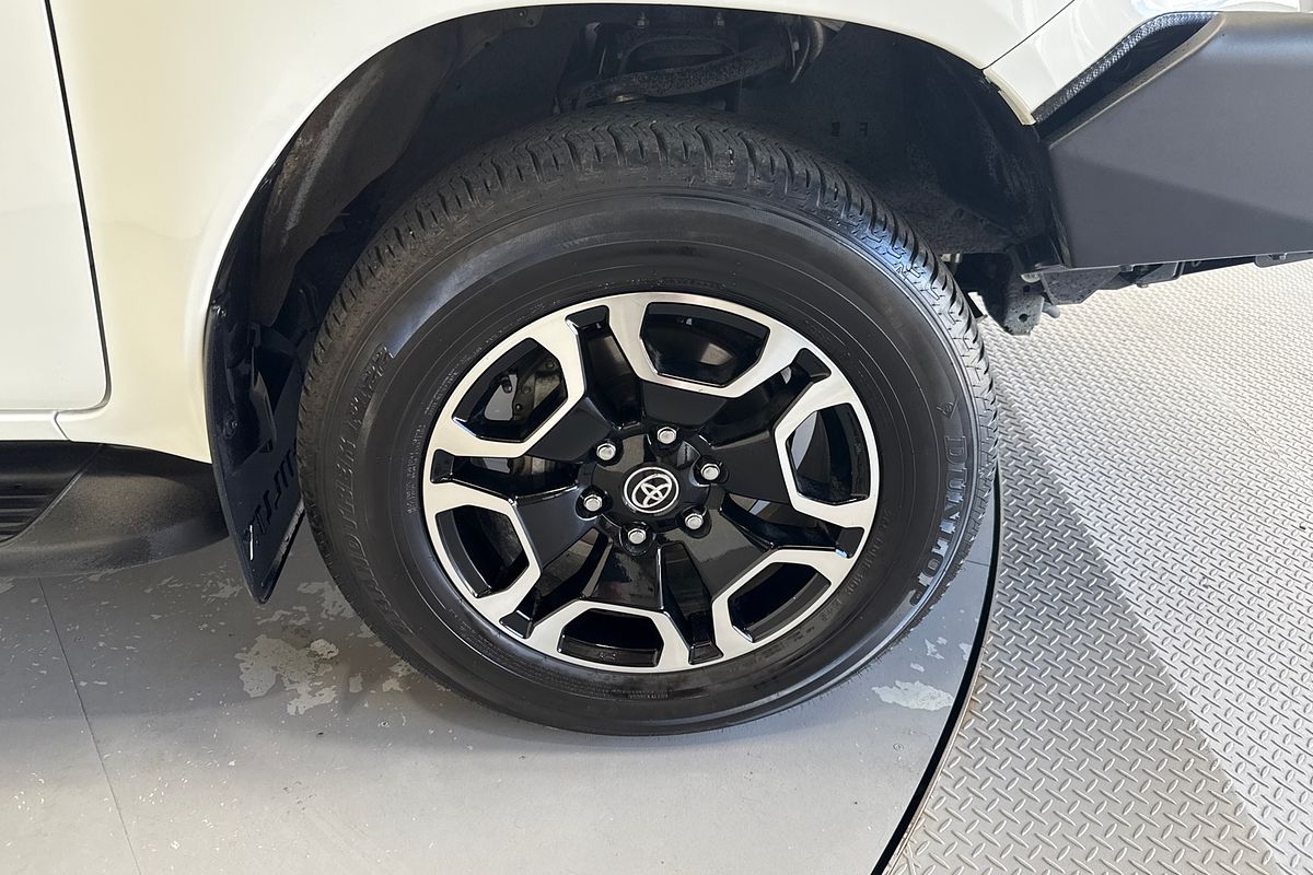 2024 Toyota Hilux SR5 48V GUN126R 4X4