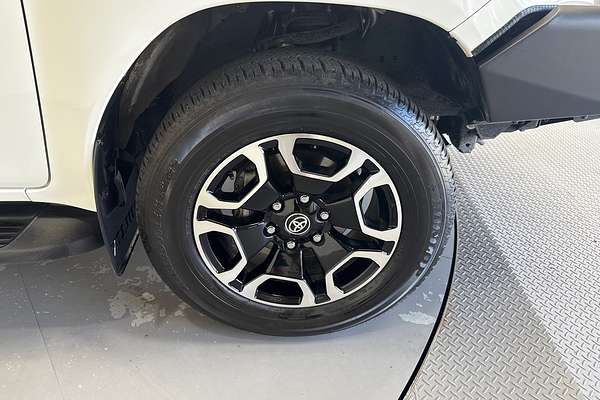 2024 Toyota Hilux SR5 48V GUN126R 4X4