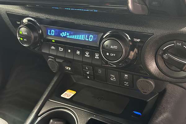 2024 Toyota Hilux SR5 48V GUN126R 4X4