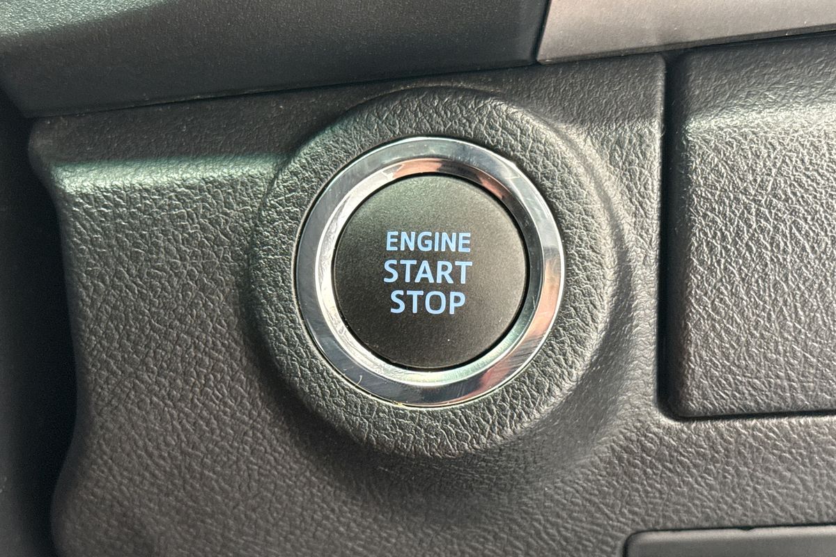 2024 Toyota Hilux SR5 48V GUN126R 4X4