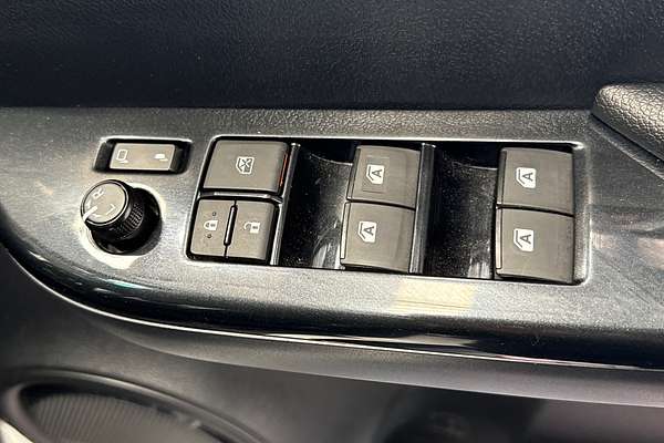 2024 Toyota Hilux SR5 48V GUN126R 4X4