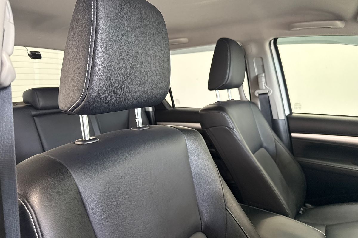 2024 Toyota Hilux SR5 48V GUN126R 4X4