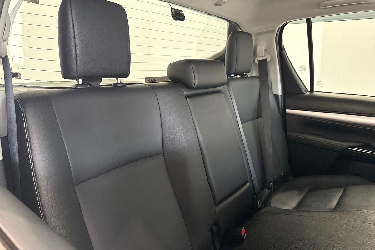 2024 Toyota Hilux SR5 48V GUN126R 4X4