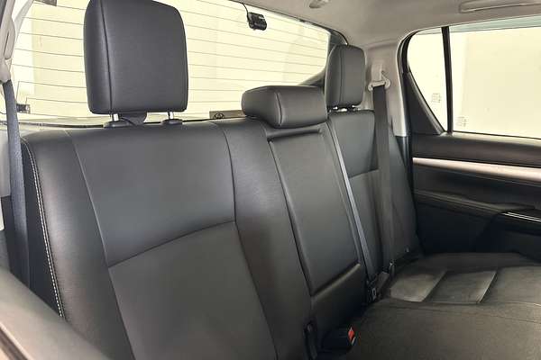 2024 Toyota Hilux SR5 48V GUN126R 4X4