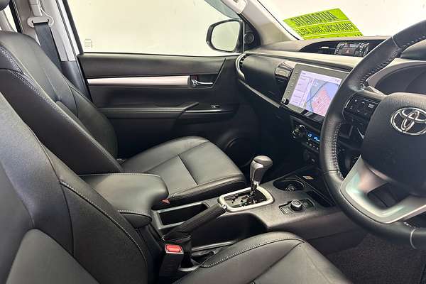 2024 Toyota Hilux SR5 48V GUN126R 4X4