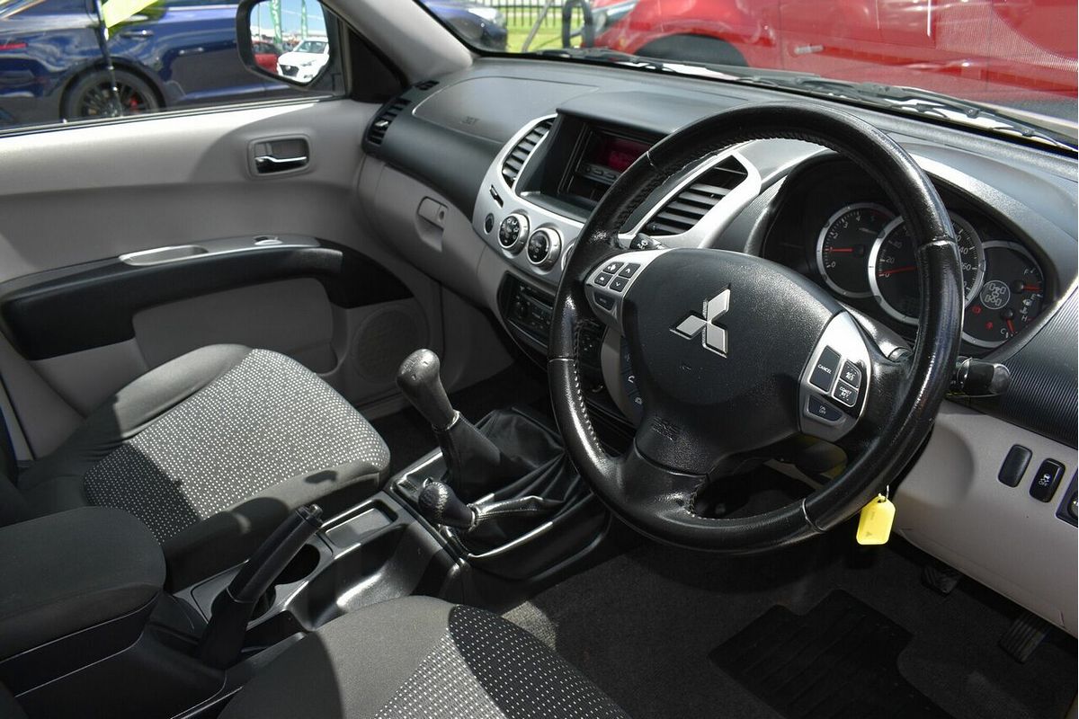 2013 Mitsubishi Triton GLX-R MN 4X4