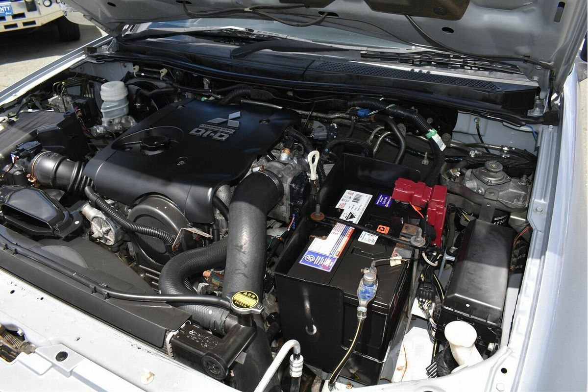 2013 Mitsubishi Triton GLX-R MN 4X4