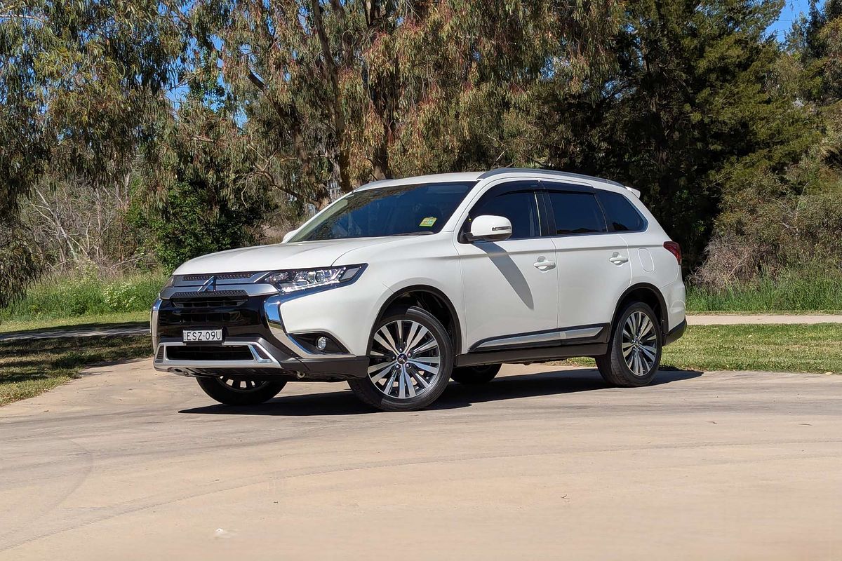 2020 Mitsubishi Outlander LS ZL