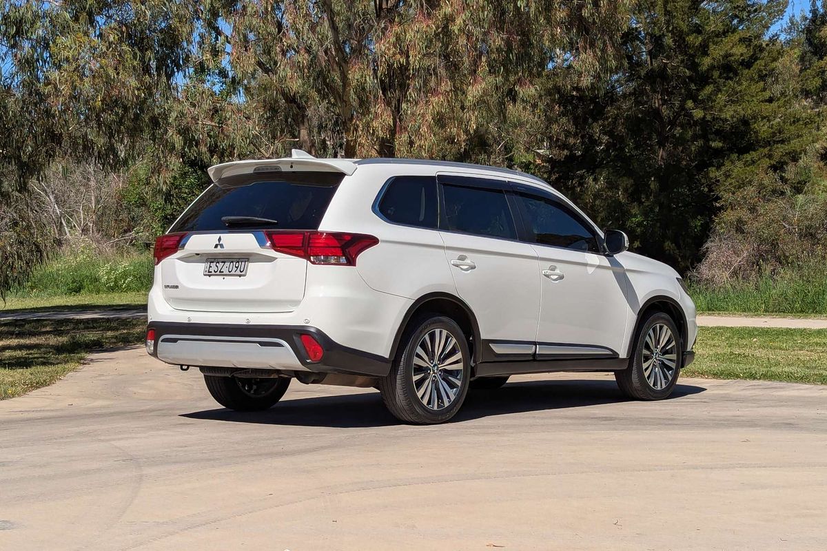 2020 Mitsubishi Outlander LS ZL