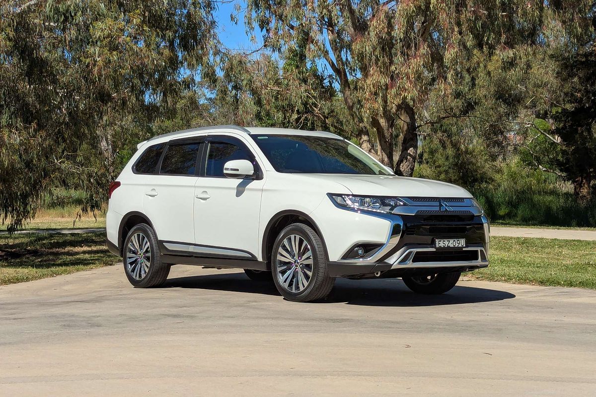 2020 Mitsubishi Outlander LS ZL